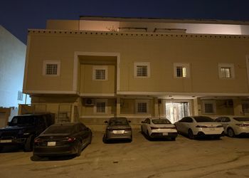 استديو بسرير ماستر وجلسة جانبية 