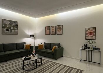 شقة بصالة وغرفة نوم بكراج سيارة