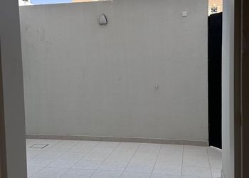 شقة بغرفتين نوم وصالة 
