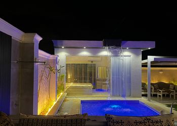 شاليه بمسبح تدفئة واسطبل خيل