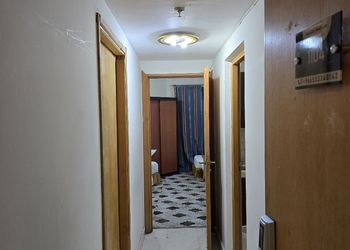 استديو بأثاث مريح وبسيط 