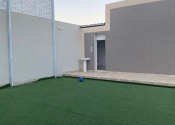 استراحة بمسطح اخضر و جلسة خارجية