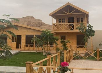 شاليه بأجواء ريفية وألعاب مائية