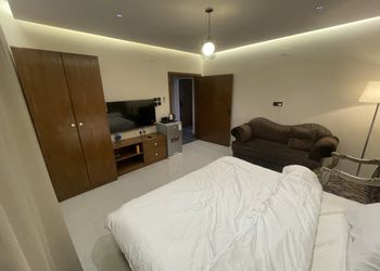 استديو بسرير ماستر وجلسة جانبية 