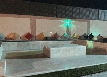 شاليه بألعاب أطفال وجلسة خارجية