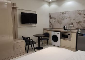 استديو بأثاث مريح وبسيط دخول ذاتي