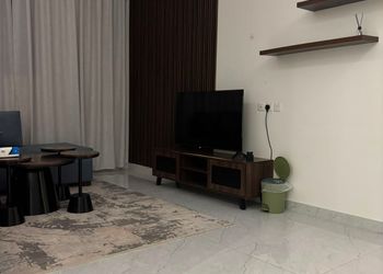 شقة بغرفة معيشة وغرفة نوم 