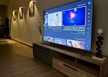 شقة بصالة مريحه وغرفتين نوم
