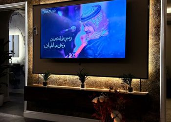 شقة بصالة وغرفتين نوم 