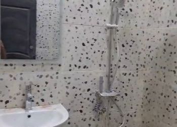 شاليه انيق بجلسة خارجية ومسبح