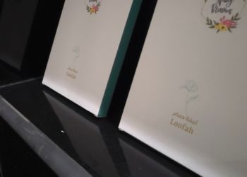 شقة بصالة هادئة وغرفتين نوم 