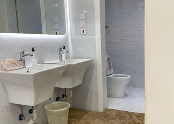 بيت شعر واسع وموقف سيارة