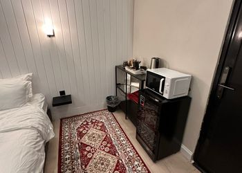 استديو هادئ بدخول ذاتي 
