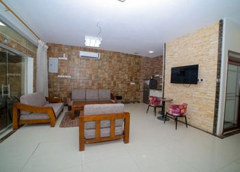 شاليه بمسطح اخضر