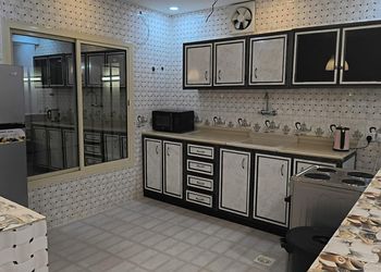 استراحة بصالة جلوس وفناء خارجي