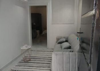 استديو بسرير ماستر وجلسة 