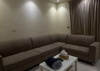 شقة بغرفة معيشة وغرفة نوم 