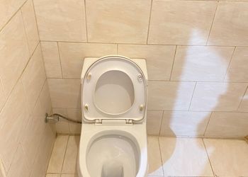 استديو بسرير ماستر وأثاث مريح 