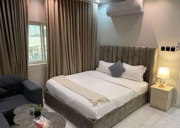 استديو بسرير ماستر