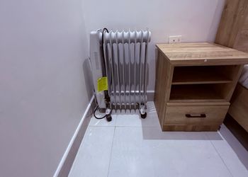 استديو بسرير ماستر وجلسة جانبية 