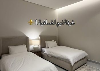 شاليه بجلسة خارجية ومسبح 