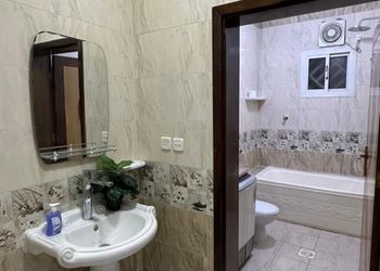 شقة بثلاث غرف نوم وصالة