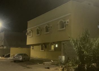 شقة بغرفتين نوم وصالة