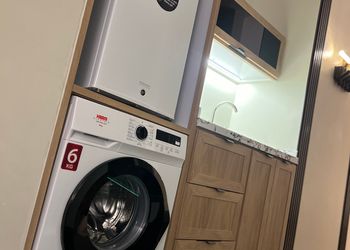 استديو انيق مع بلكونة