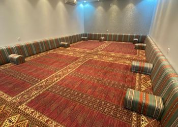استراحة بمجلس رئيسي و جلسة خارجية