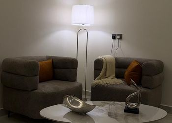 استديو بسرير ماستر وجلسة جانبية