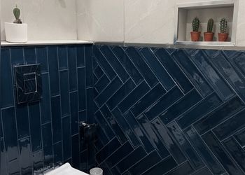 شقة بصالة أنيقة ودخول ذاتي