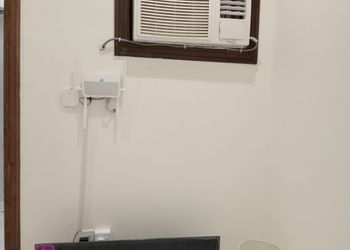 استديو بسرير ماستر 