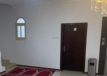 شقة بغرفتين نوم وصالة