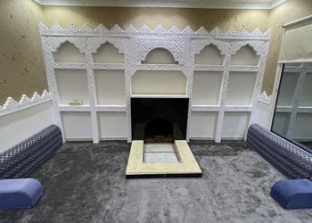 شاليه بمسطح اخضر وجلسة خارجية 