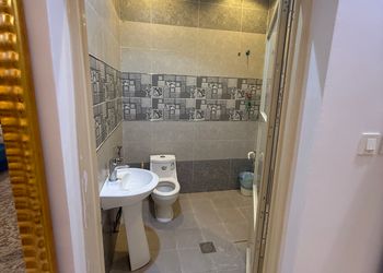 شاليه بسطح اخضر و ركن شواء