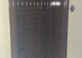 استديو بأثاث مريح وبسيط 