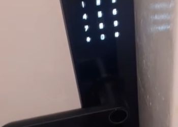 استديو بأثاث مريح وبسيط 