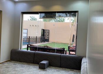 شاليه بمسطح اخضر و مسبح