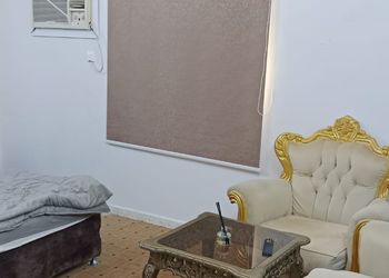 استديو مريح بجلسة جانبية 