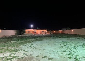استراحة بمجالس واسعه ومسطح اخضر