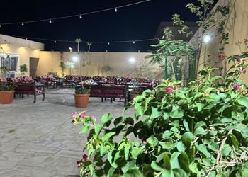 شالية بجلسة خارجية واسعة ومسبح