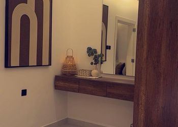 شقة بدخول ذاتي وصالة أنيقة 
