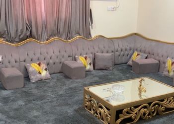 شقة بغرفتين نوم وصالة ومجالس