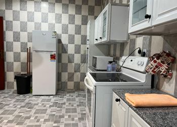 شقة بغرفتين نوم وغرفة جلوس 