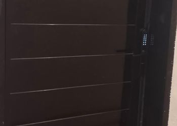 استديو بسرير ماستر وجلسة جانبية 