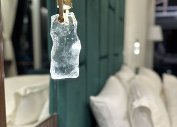 شقة بصالة وبإطلالة على المدينة 