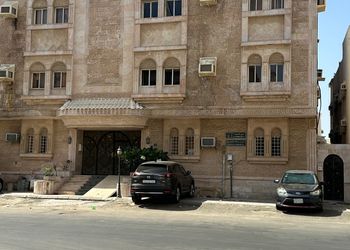استديو بسرير ماستر وجلسة 
