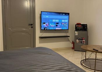 استديو بسرير ماستر وجلسة جانبية