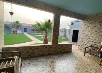 استراحة بمسطح اخضر و العاب اطفال