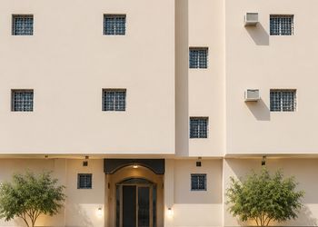 شقة بغرفتين نوم وأثاث مريح